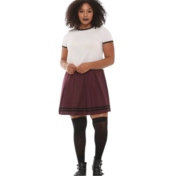 NWT Hot Topic Burgundy With Black Stripes Pleated Skirt - Picture 1 of 6